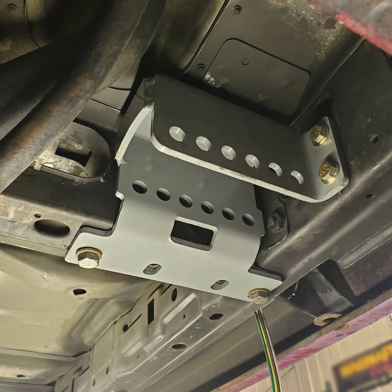 SFR XJ Shackle Relocation Brackets - Image 4